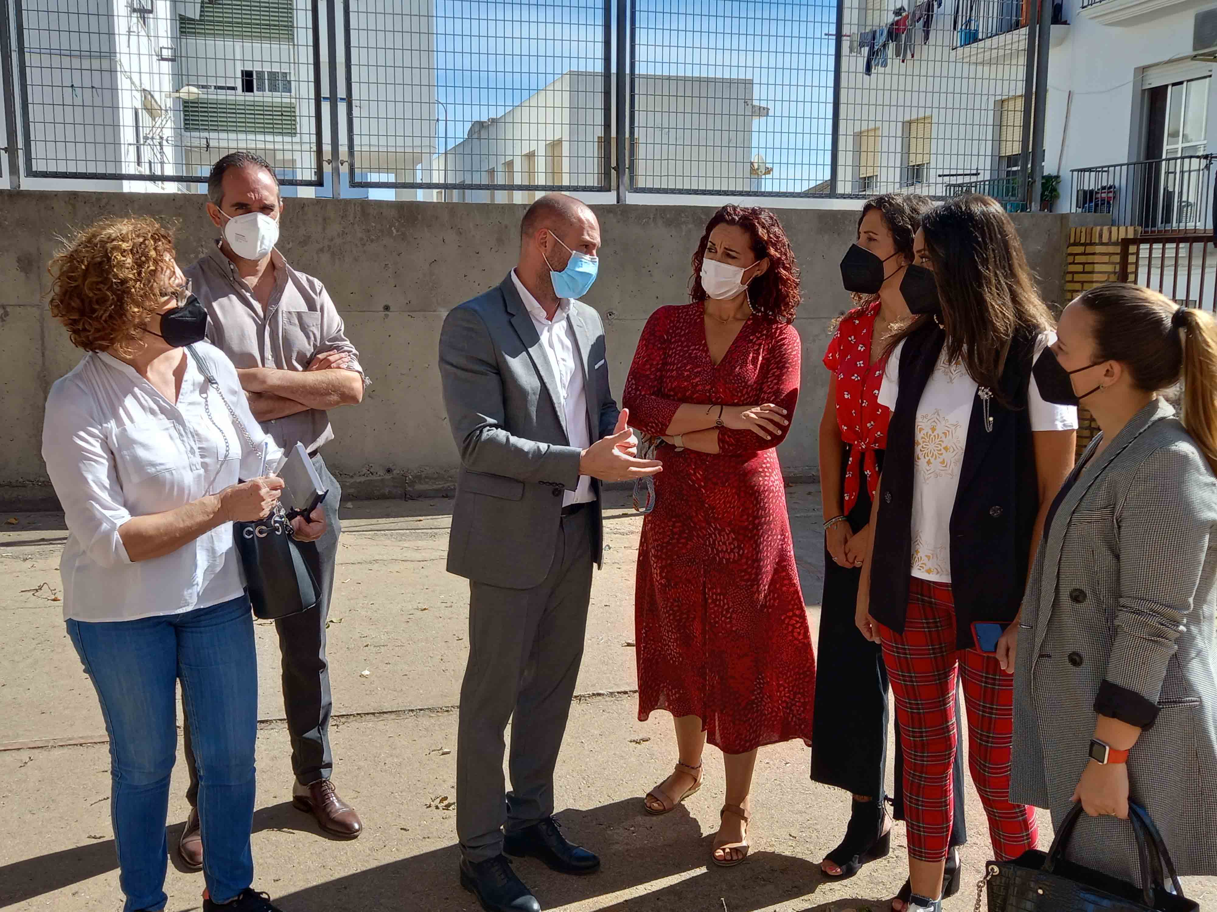 Representantes de APAE, del Ayuntamiento de Cartaya y del CEIP Juan Ramón Jiménez