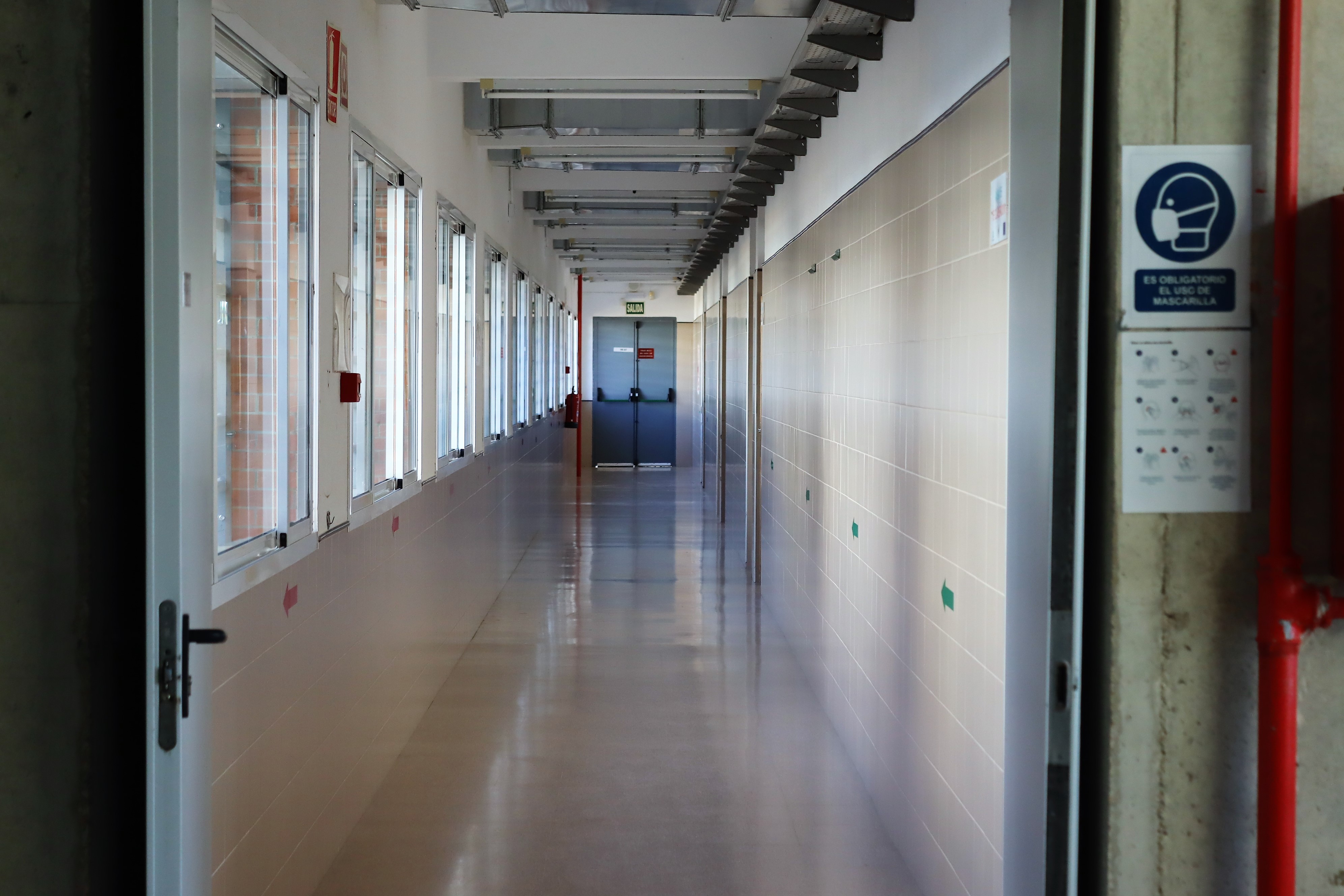 Pasillo con instalación de bioclimatización IES Virgen del Socorro