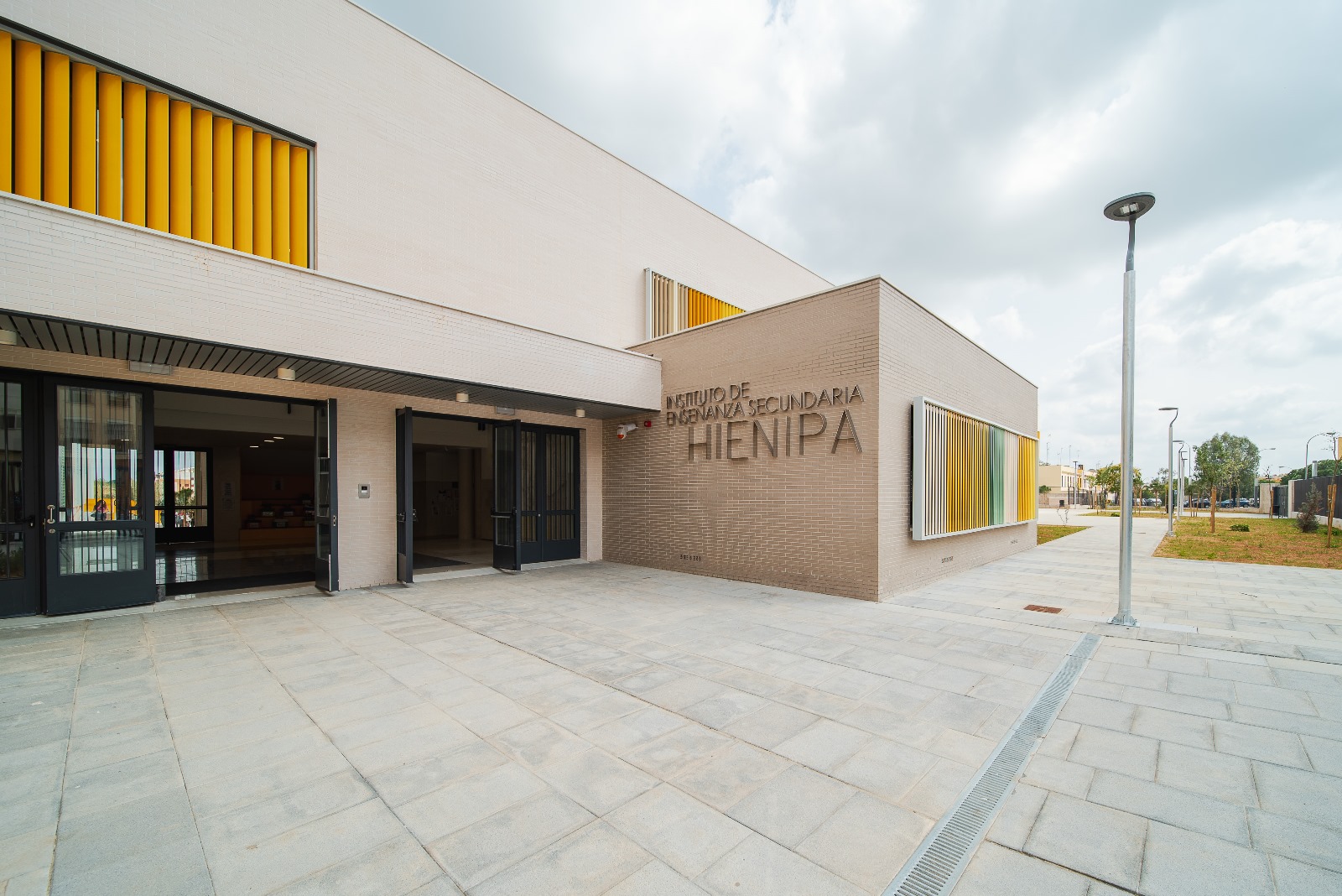 Inauguración del IES Hienipa de Alcalá de Guadaíra (Sevilla).