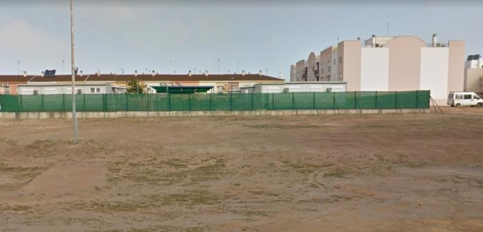 Solar donde se ubicará el nuevo colegio de Utrera (Sevilla)