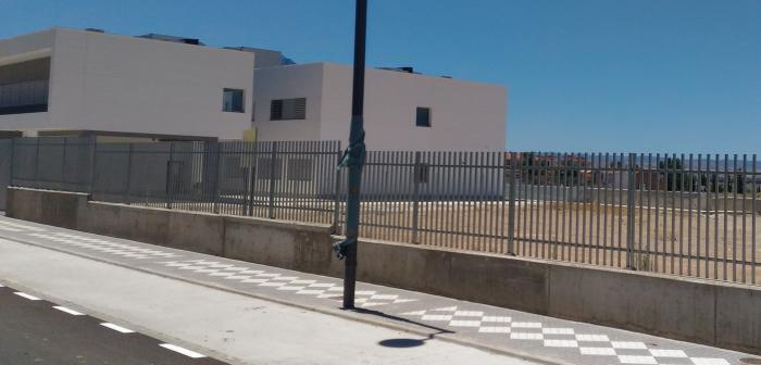 Solar donde se construirá el nuevo IES de Maracena (Granada)