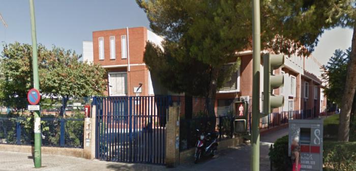Acceso al CEIP Valdés Leal, Sevilla