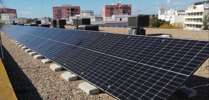 Instalación fotovoltaica y adiabática en el IES Fernando de Herrera de Sevilla