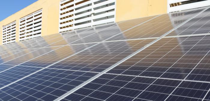 Instalación fotovoltaica en centro educativo