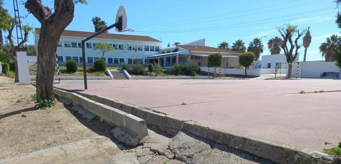 Espacios exteriores del CEIP Santa Rita de San Roque (Cádiz)