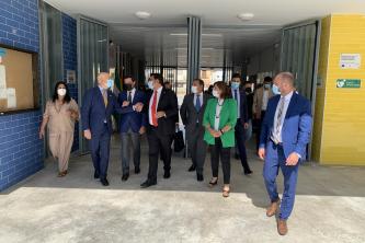 Autoridades abandonan el CEIP Al-Ándalus tras la inauguración