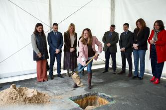 Primera piedra de la ampliación de la EA León Ortega de Huelva.