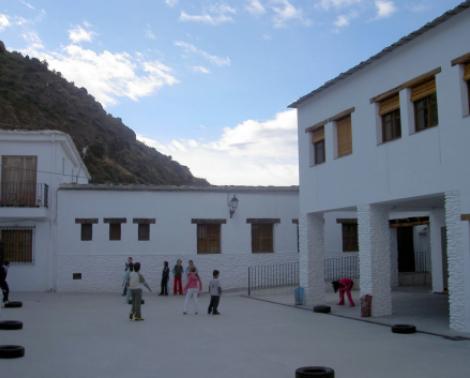 Patio interior del CPR Barranco de Poqueira