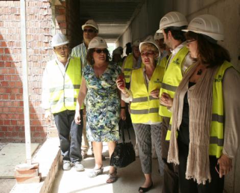 La Delegada de Educación y el director general de ISE Andalucía visitan las obras del CEIP Don Luis Lamadrid / VANESSA PÉREZ