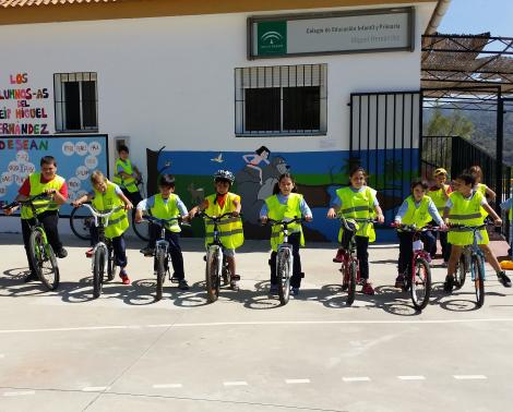 Celebración del Día de la Bicicleta en el CEIP Miguel Hernández de Almogía (Málaga)