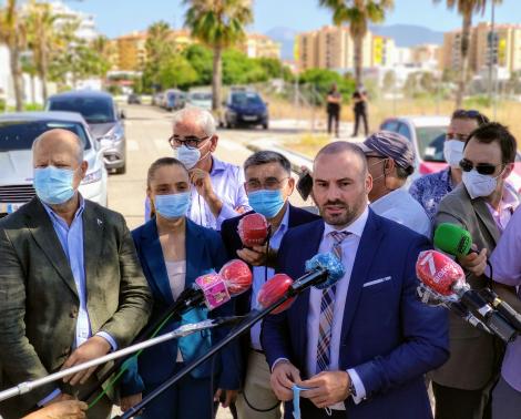 Visita al solar donde se construirá el nuevo instituto de San Pedro de Alcántara