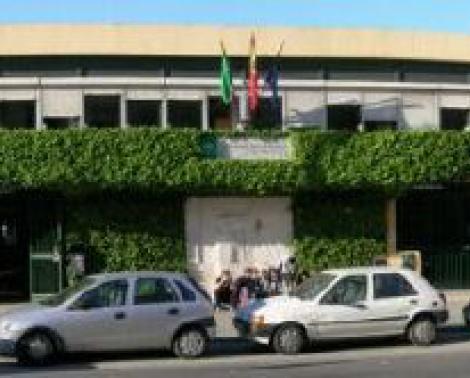 El IES Bécquer de Sevilla capital, en la imagen, contará con un nuevo gimnasio.