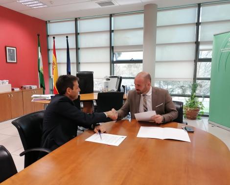 Firma del contrato para la construcción del nuevo IES en Miralbaida, Córdoba