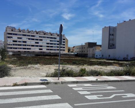 Solar para la construcción del IES Las Marinas en Roquetas de Mar (Almería)  