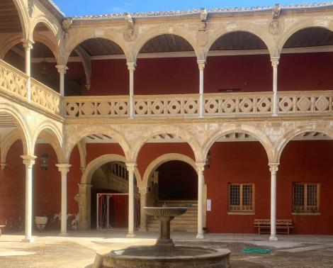 Patio de la Escuela de Arte Casa de las Torres, Úbeda (Jaén)