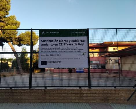 Inicio de las obras de retirada de amianto en el CEIP Vara del Rey de Sevilla.