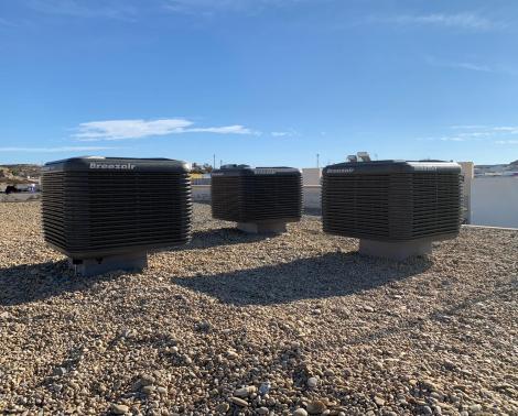 Instalación de refrigeración adiabática en un centro educativo.