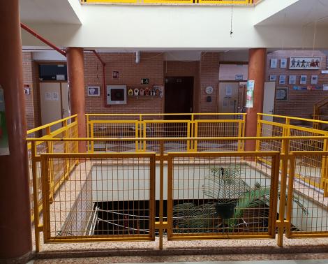 Interior del centro educativo Argantonio de Castilleja de Guzmán