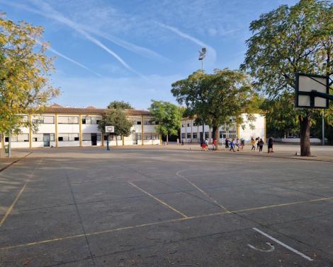 Pista polideportiva en CEIP Los Califas de Córdoba