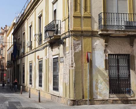 Fachada del edificio Falla del CPM Cristóbal de Morales de Sevilla