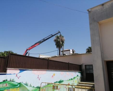 Obra de retirada de amianto en un centro educativo. 