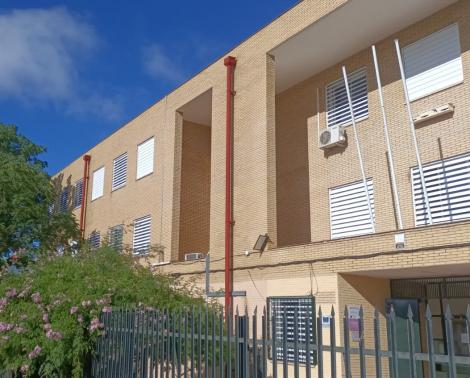 Renovación de carpinterías metálicas en el IES San Pablo de Sevilla