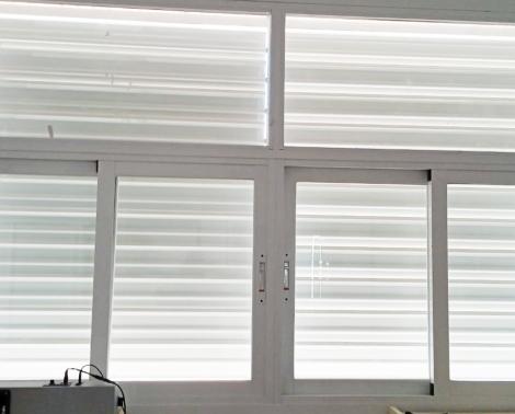 Nuevas carpinterías metálicas del CEIP Encarnación Asensio Granados