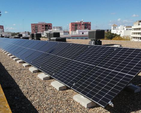 Instalación fotovoltaica y adiabática en el IES Fernando de Herrera de Sevilla