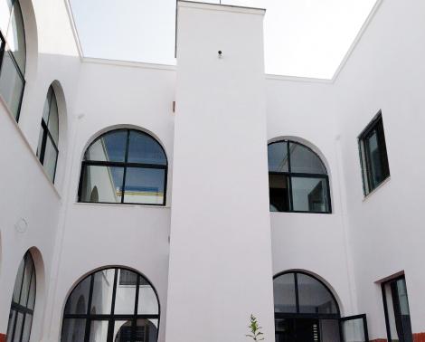 Uno de los dos ascensores instalados en el CEIP Calvo Sotelo de Sevilla