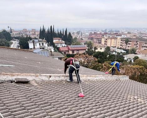 Trabajos de reparación de la cubierta del IES Cástulo de Linares (Jaén)