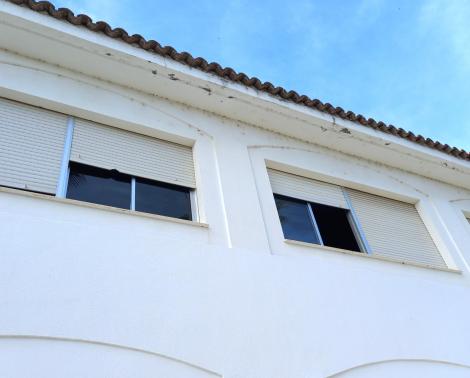 Fachada del IES Hozgarganta de Jimena de la Frontera (Cádiz)